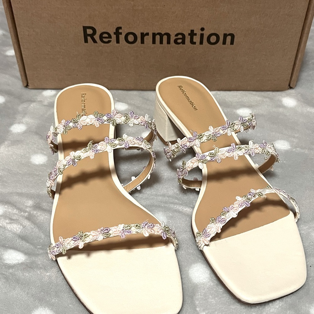 *NEW* REFORMATION Averi Floral Sandal